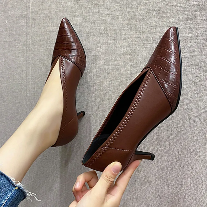 

2020 new retro pointed v mouth high heel shoes women dark brown, Black stiletto high heels ladies heeled shoes talon femme pumps
