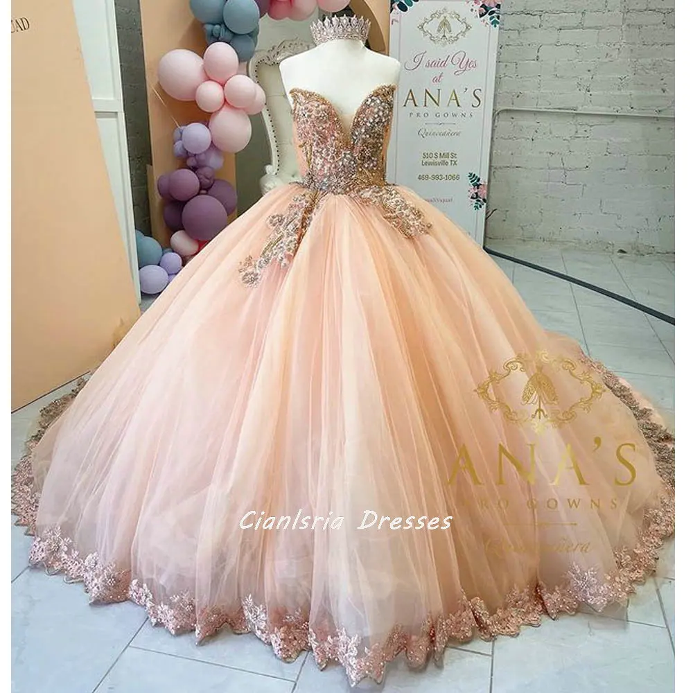 

Champagne Sleeveless Pearls Beading Ball Gown Quinceanera Dress Sweetheart Appliques Lace Crystal Prom Party Sweet 16 Dress