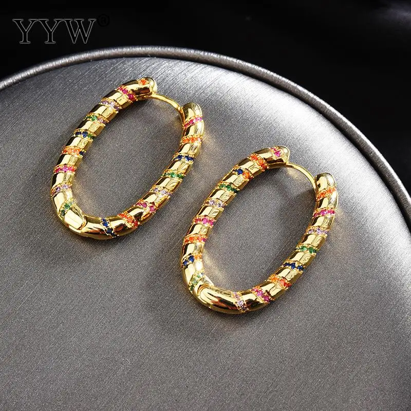 Brincos de argola oval com strass de