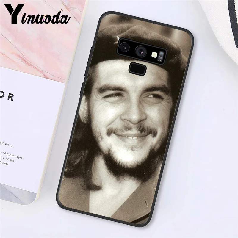 che guevara Smoking Guevara Cigar leader   