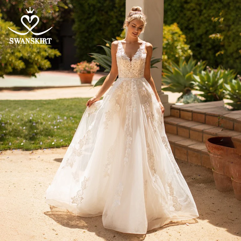 

Romantic Flowers Wedding Dress 2020 New Swanskirt V-neck Appliques A-Line Princess Court Train Bride Gown vestido de noiva MY01
