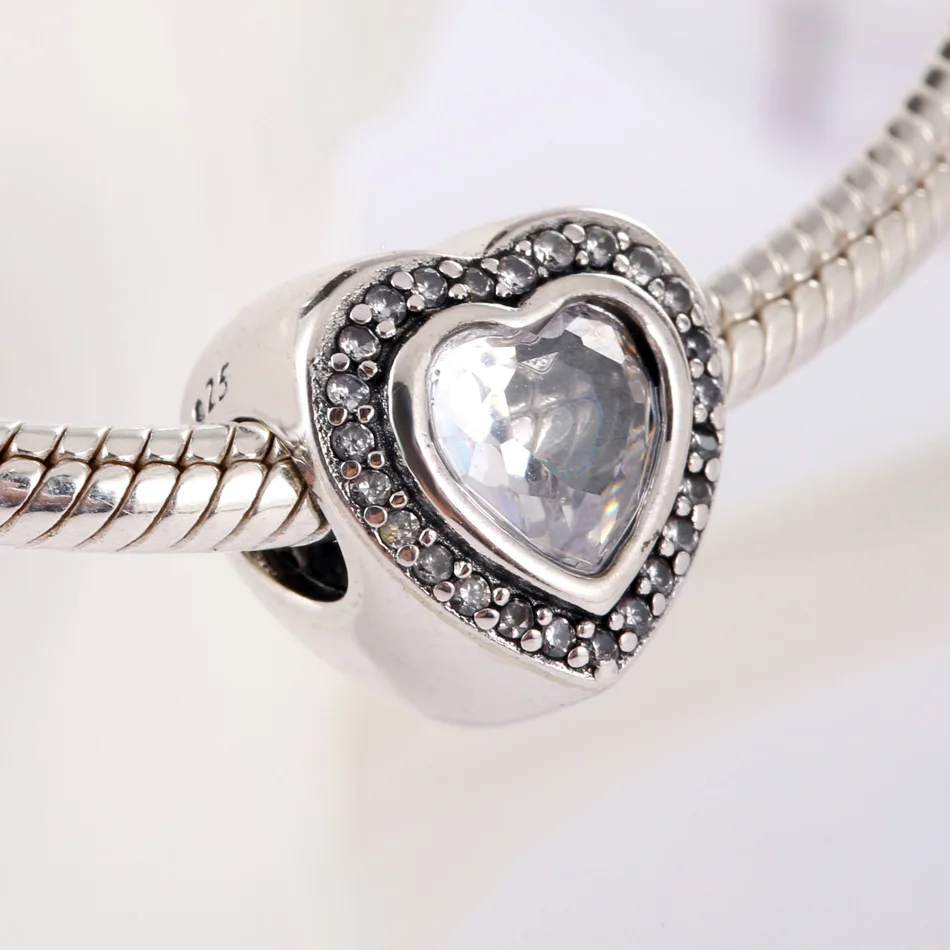 Пандора сверкающее сердце. Сверкающие сердца шарм пандора. Пандора сверкающее сердце. Шарм pandora moments / 799187c01. Шарм pandora 788692c01.