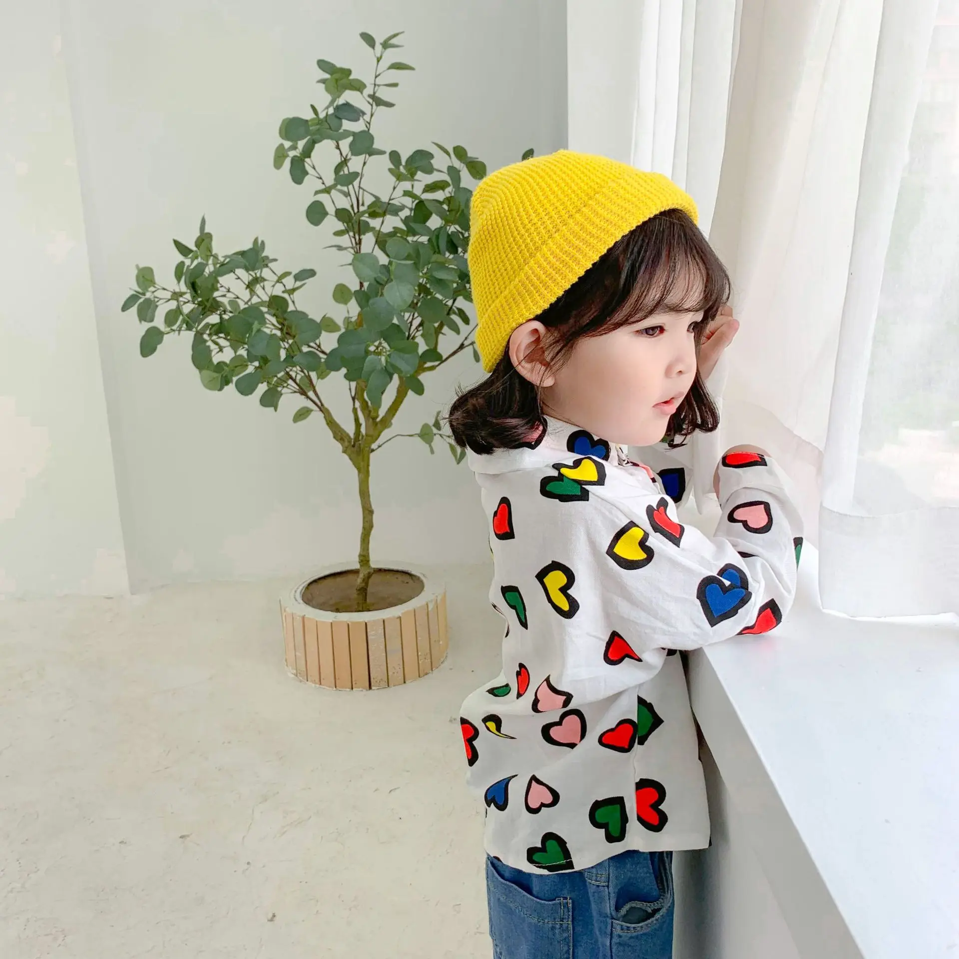 Детская одежда в Корейском стиле для девочек; сезон весна-осень; рубашка с отложным воротником и цветным принтом в виде сердечек; детская свежая и милая одежда