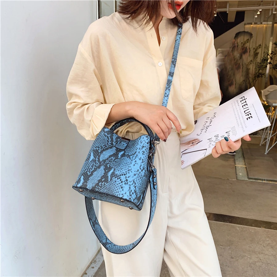 

Luxury Snake Print Bucket Bags Women Fashion Wild Strap Shoulder Bag Serpentine Leather Handbag Vintage Women Tote Crossbody Bag
