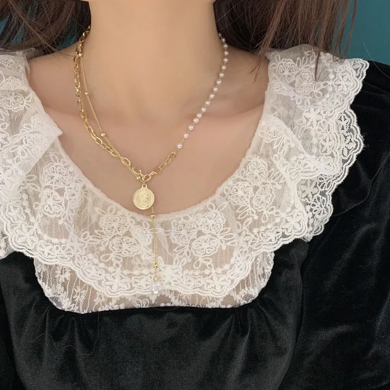 

Japanese and Korean geometric metal hollow-out temperament pearl necklace, double simple ladies clavicle chain jewelry