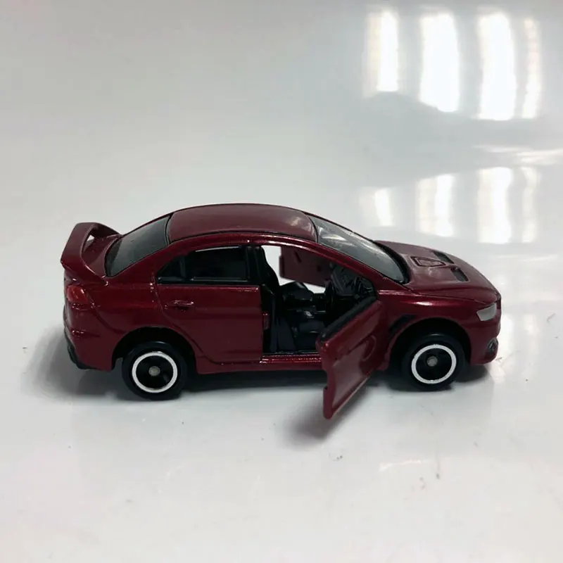 MTSUBISHI LANCER EVOLUTION X (10)