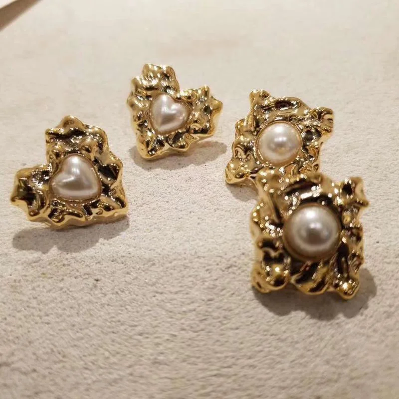 Новые винтажные Модные металлические Золотые Квадратные серьги-гвоздики в форме сердца для женщин, простые элегантные жемчужные аксессуары