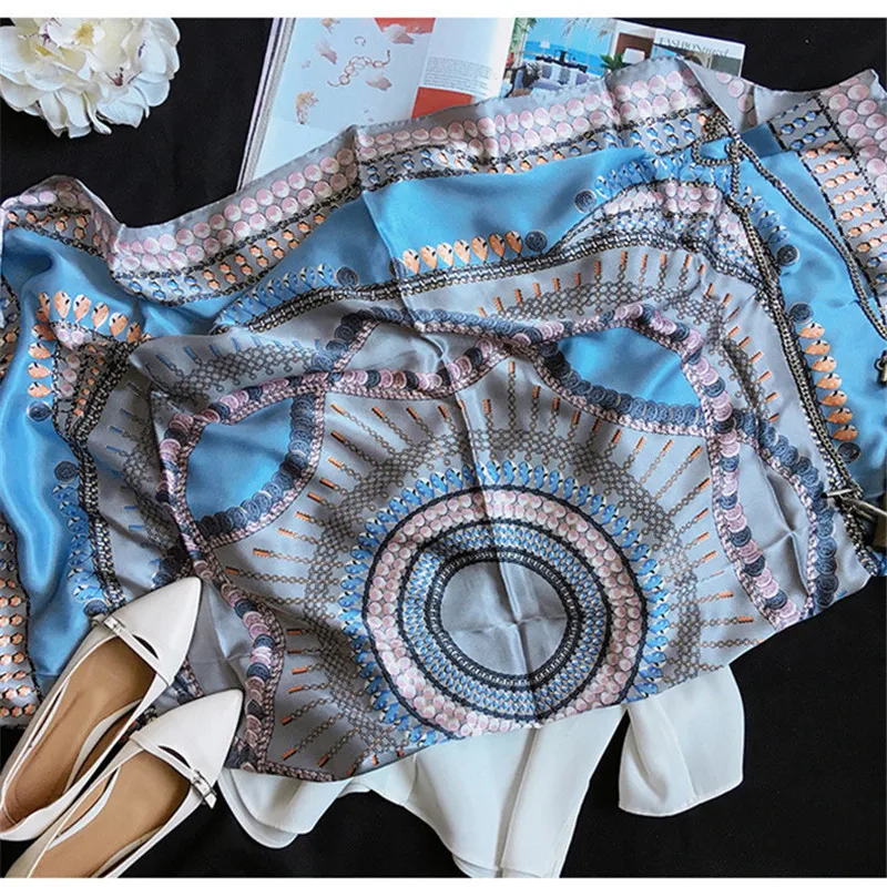 11130541590_1775657854