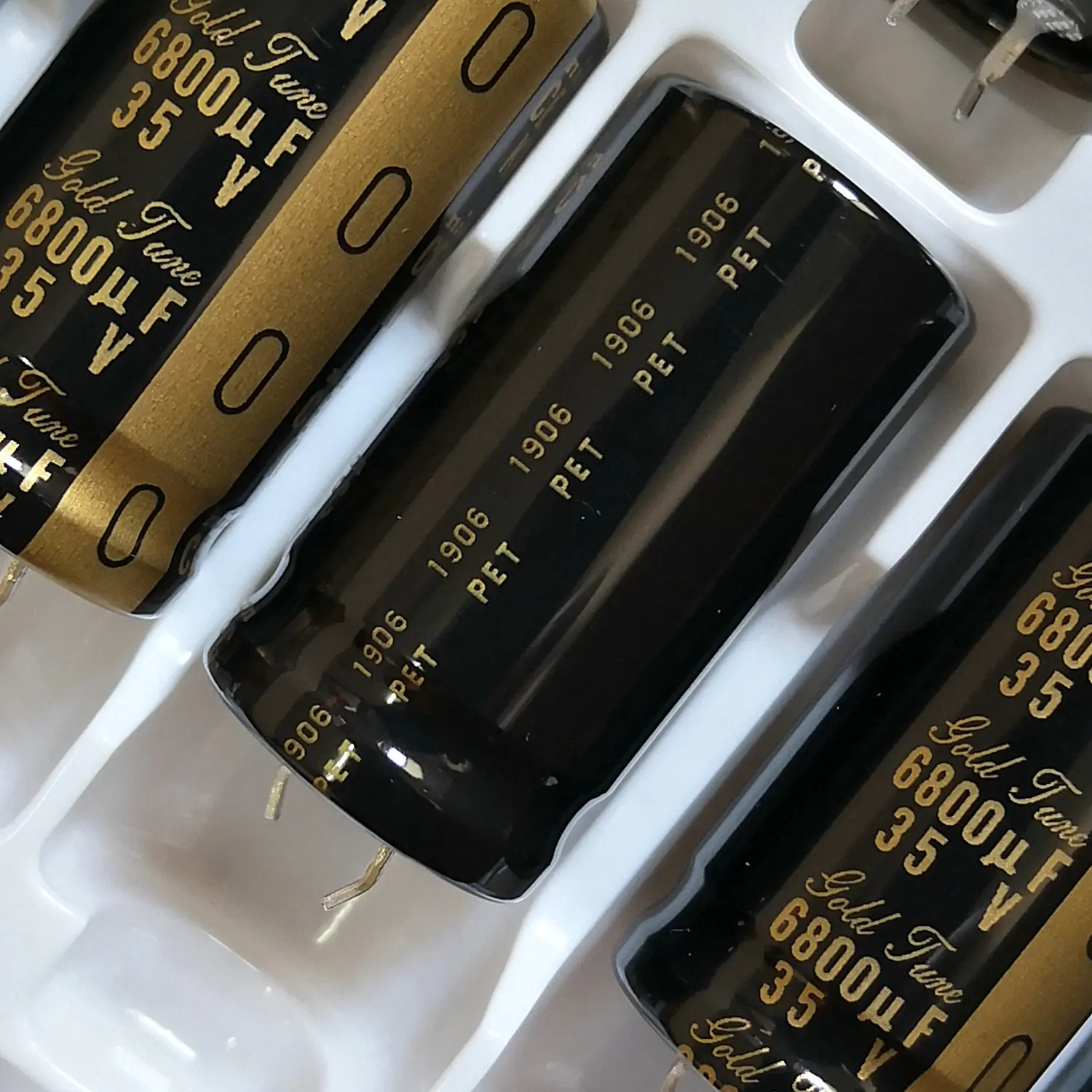 2PCS NICHICON KG Type i 35V6800UF 22x40mm Gold