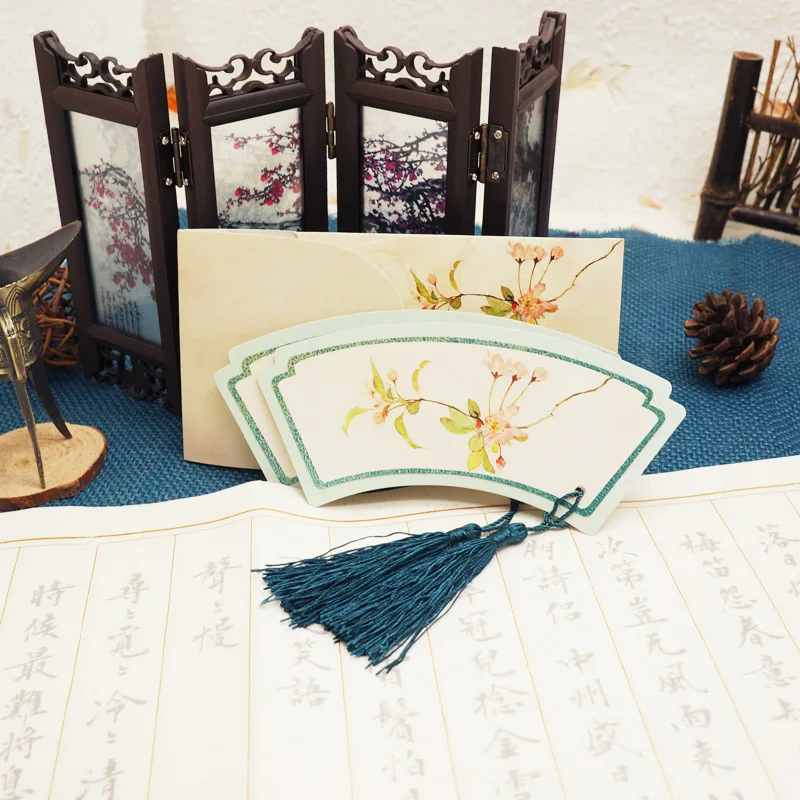 

Retro Chinese-style Special Shape Antique Style Beautiful Joint Set Small Gifts of Table Runner Shape with Tassels Tassel Bookma