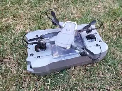 Отзыв о товаре Новая мини-камера KY905 UAV 4K HD может поворачиваться с одной кнопкой складной пульт дистанционного управления Квадрокоптер Профессиональный Дрон от пользователя U***u