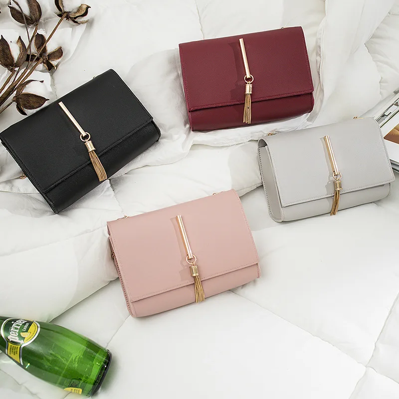 

Korean Version of the Cover Type Chain Square Sling Bag 2019 Summer New Products Crossbody/shoulder Bag Women's Tassels Mobile P