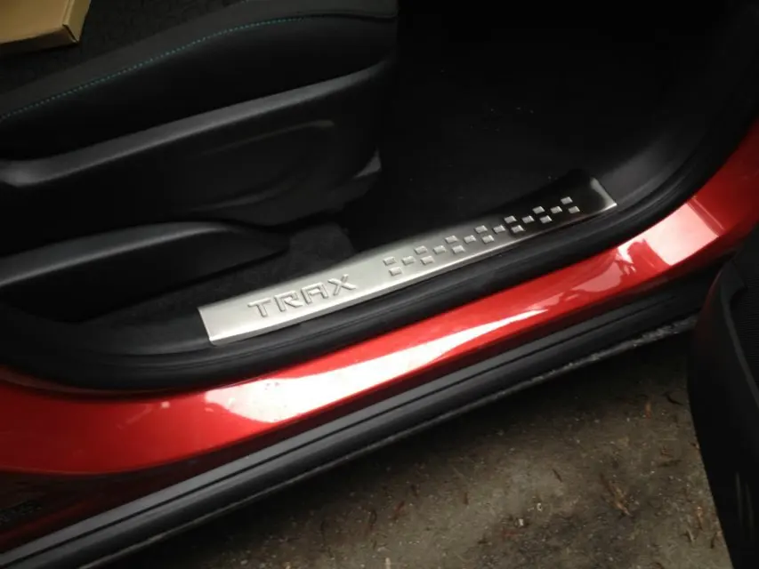 

Chevrolet 17 Create Cool Built-in Threshold of All Edges Included Stainless Steel