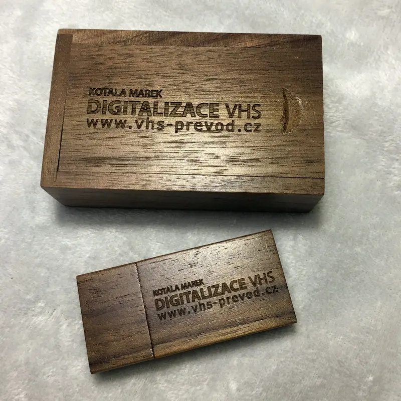 Fernanda Agnes Nudes – Lido Kitchen