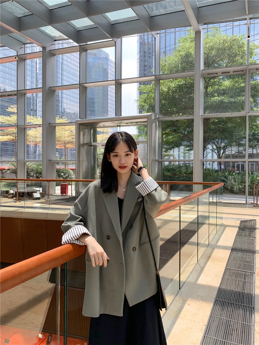 

Photo Shoot South Korea Early Autumn New Style Elegant Loose-Fit Double Breasted Suit Jacket