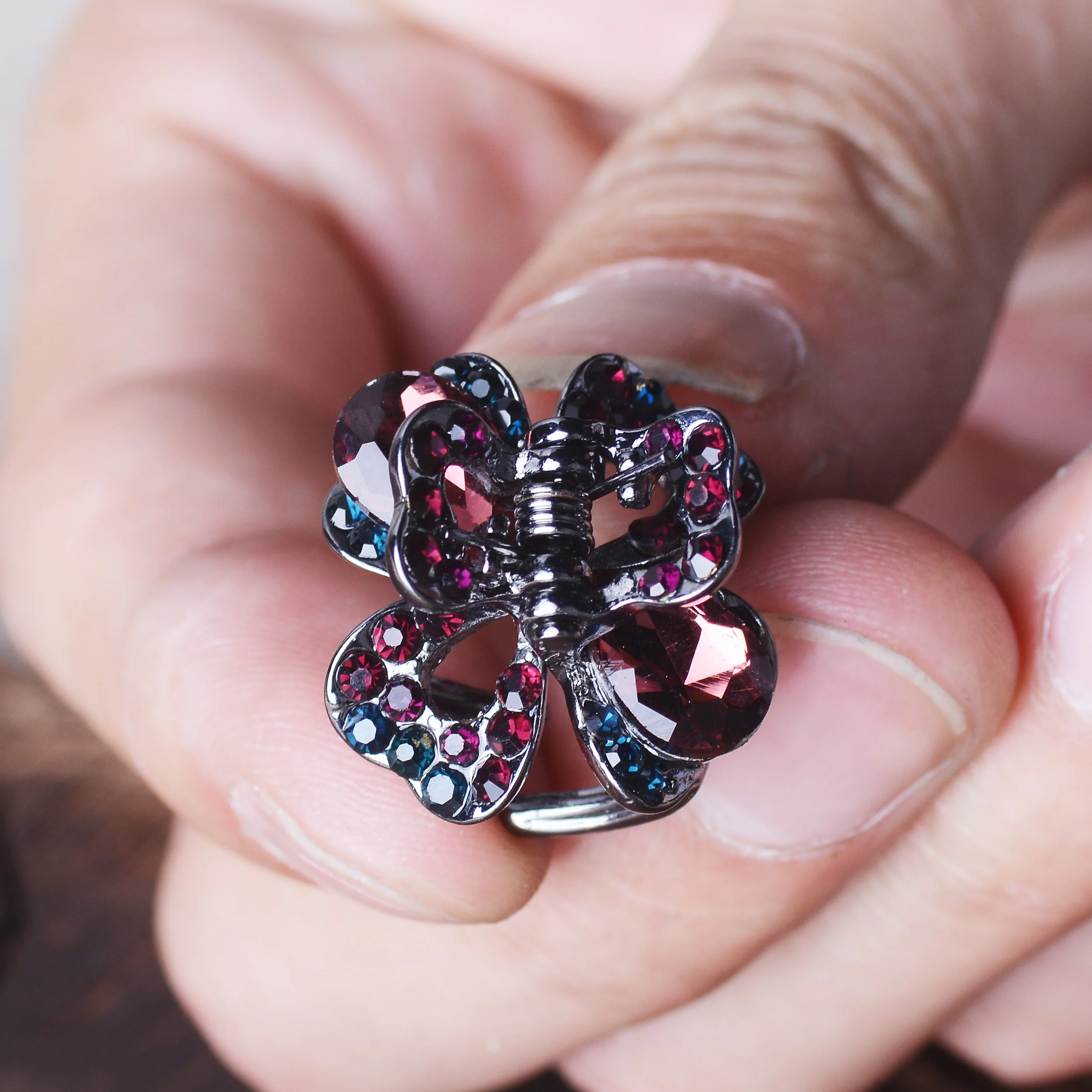 Hair Clips Women Hair Accessories Crystal Clover Flower Hair Claw