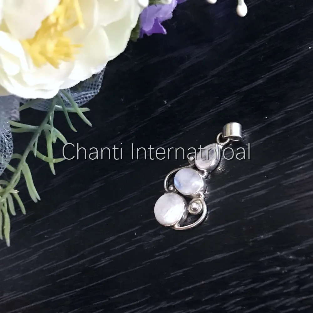 Множество вариантов Chanti International. Кабошон Радужный Лунный Камень 3 Драгоценных