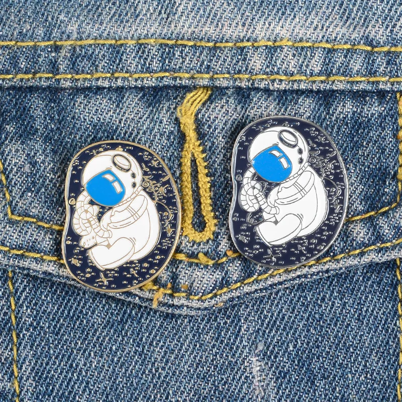 

Cartoon Badges Cute Astronaut Brooches for Women Creative Pins Jewelry Lapel Pin Enamel Pin Backpack Denim Jackets Accessories