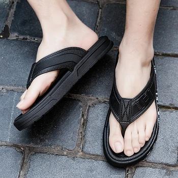 

Black Slippers Men Breathable Summer Flat Slides Outdoor Slippers Water Sandals Light Beachwear Flip Flops Men Non-slip Bathroom