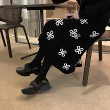 

Skirts Women 2021 Retro Simple Small Flower Design Sense A- line Skirt Autumn&Winter 2021 New Fashion Mid-Length Knitted Dress