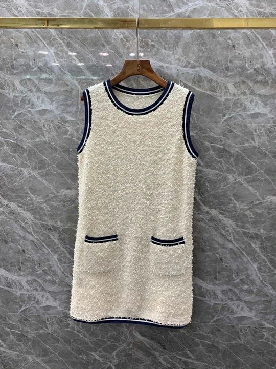 

2019 Early Autumn New Female Stripe Painted Sided Symmetrical Pocket Dress 814