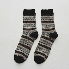 Для женщин носки на зиму, удерживающие Тепло толстое шерстяное Винтаж носки Для женщин Повседневное, свитер в полоску, счастливые носки для женщин, милые носки для девочек черного цвета