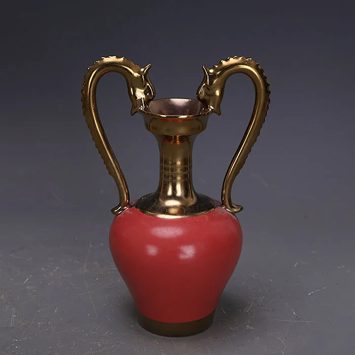

Красная глазурованная позолоченная ваза Song Dynasty Ru печь с двойным драконом
