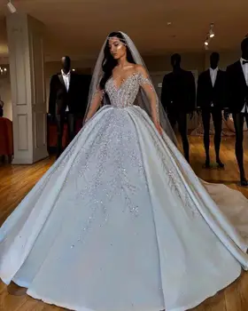 شراءفاخر العربية الكرة ثوب الزفاف كم طويل مع زينة مطرزة كبيرة الحبيب زر العودة قطار طويل فساتين الزفاف