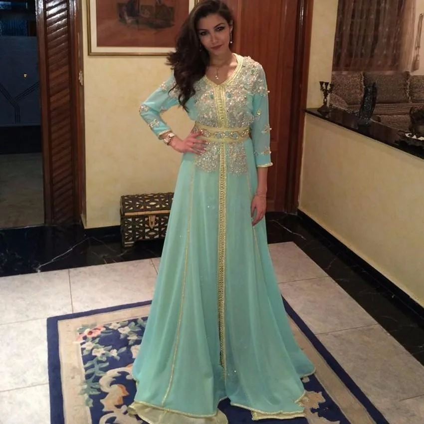 

Dubai Long Sleeve Evening Dresses 2020 Mint Green Gold Beading Crystals V Neck Chiffon Islamic Women Abaya Floor Length Evening