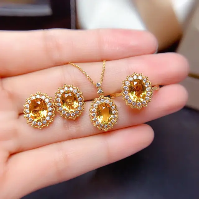 Perlee Necklace - 2 For Sale on 1stDibs  van cleef perlee necklace, perlee  clover necklace, perlee clover pendant