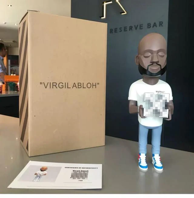 

Hot Sale 28cm Street Art Fashion Style Collective Virgil Abloh OW PVC Toy Figure Desktop Home Decora Murakami Takashi Kaw BFF