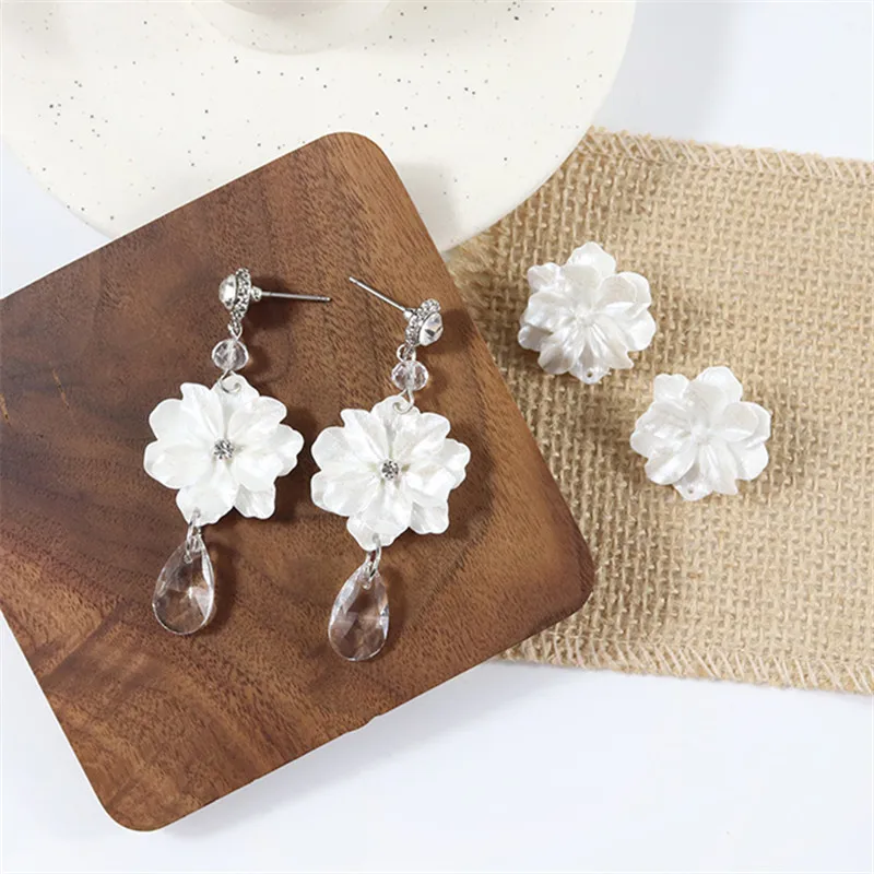 Элегантный полимерная белая серьги-гвоздики в виде цветка для Для женщин pendientes, Украшенные бусинами и цветами серьги-гвоздики, серьги, ювелирные серьги в виде цветов