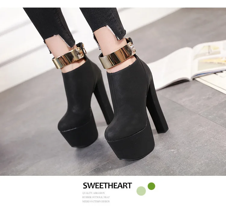 LTARTA/Женская обувь; ботинки на массивном каблуке с металлическими украшениями; водонепроницаемые ботинки; женские черные пикантные ботинки с круглым носком