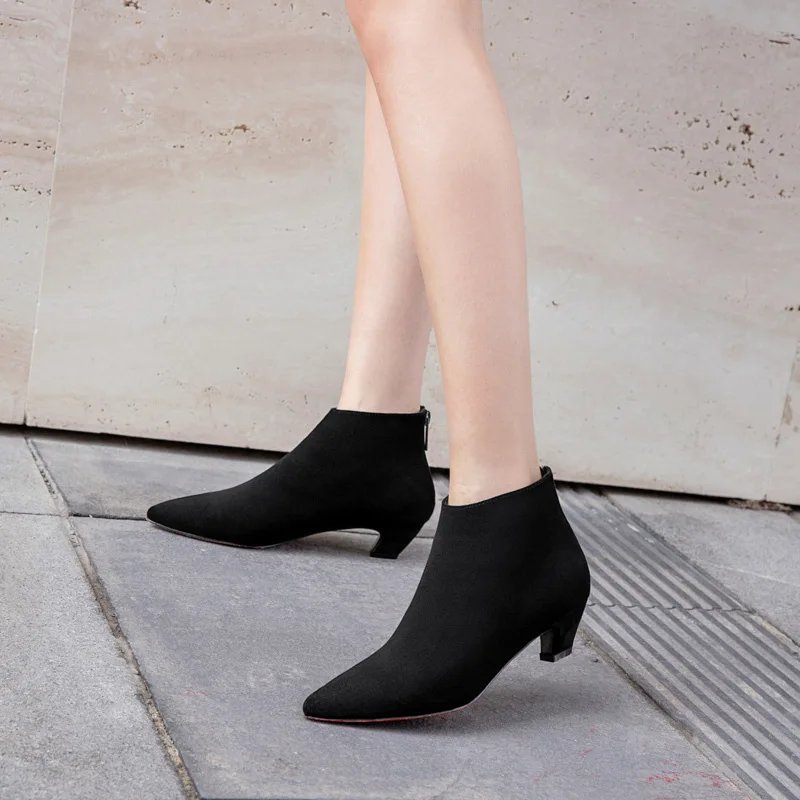 

2019 New Style after Zipper Short Boots Women's Low Heel Pointed Short Small Heel Martin Boots Plush Surface Semi-high Heeled An