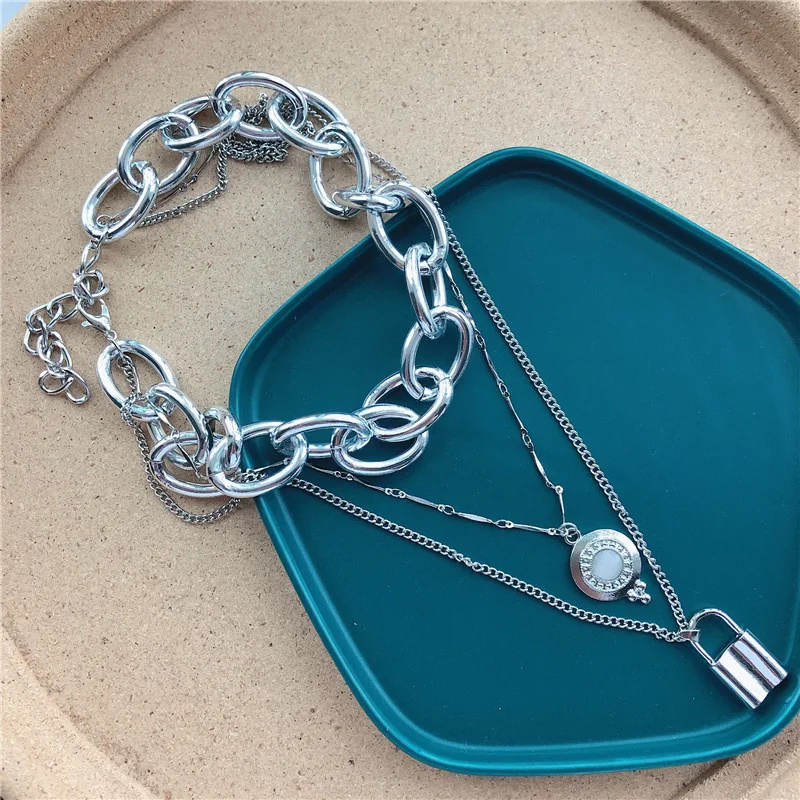 

2019 Fashion New Retro Cold Wind Lock Pendant Necklace Personality Multi Layer Temperament Hipster Street Beat Neck Chain