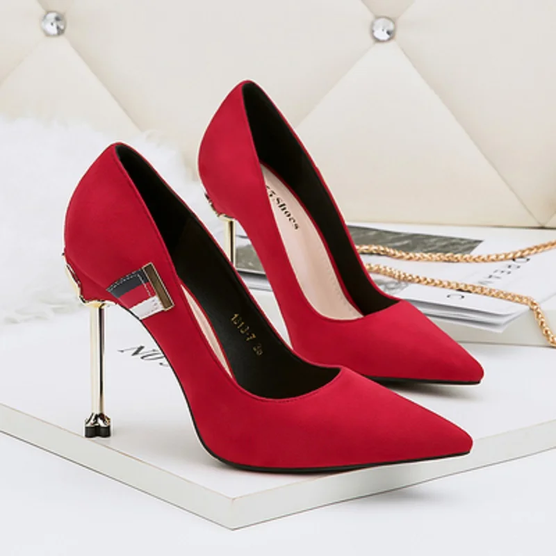 fille en talon aiguille