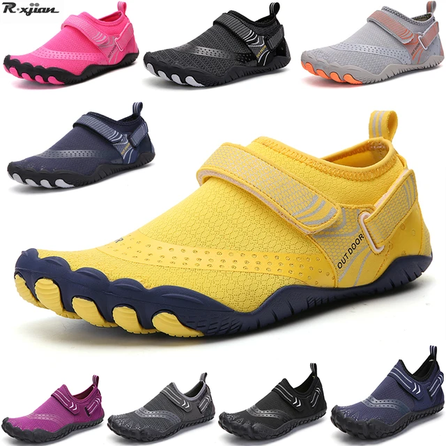 Água de natação aqua sapatos homens mulheres praia camping sapatos adulto  unisex aqua plana suave andando amante yoga sapatos não-slip sneakers -  AliExpress