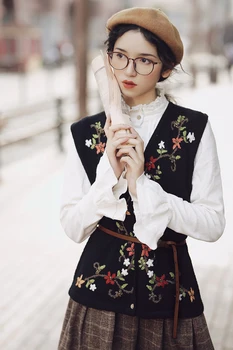 

Women Original Design Autumn Sweet V-Neck Flower Crochet Embroidery Sleeveless Black Wool Vest Sweater Cardigans