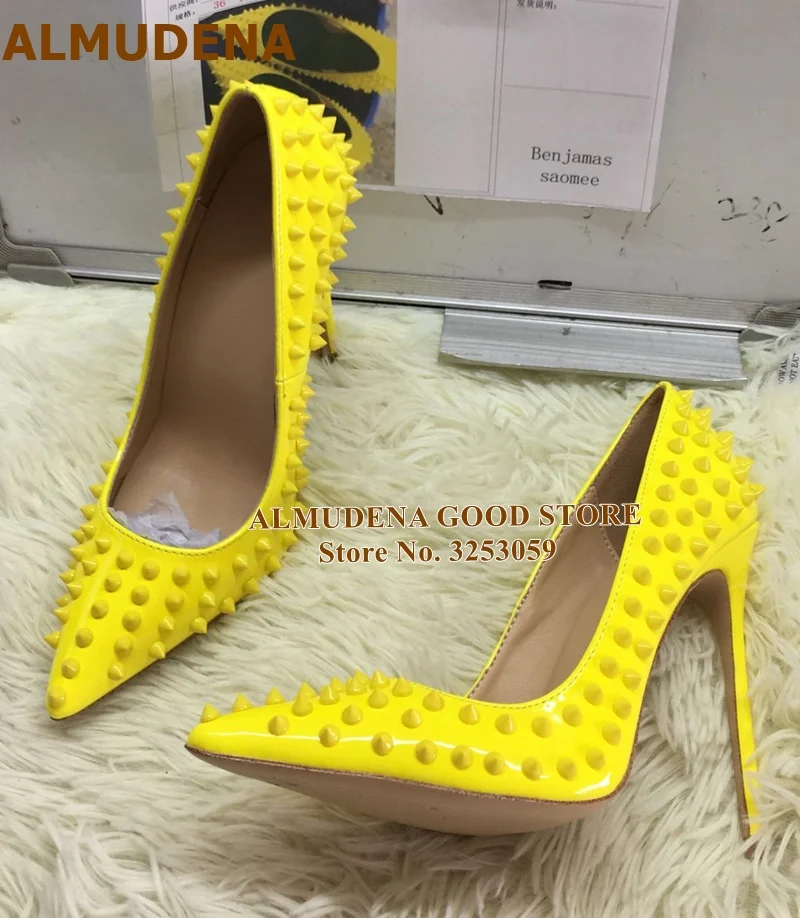 1909S1280 黄色漆皮全柳钉 12cm 名流 (1)