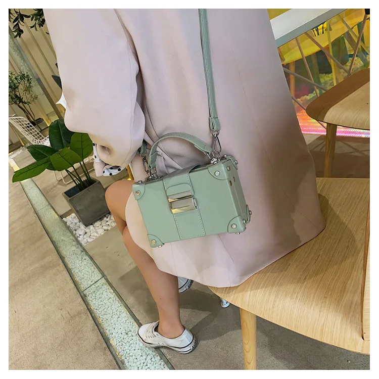 JIULIN Foreign gas woman new Korean version 100 shoulder slant handbag fashion Leisure lexury rivets leisure box bag