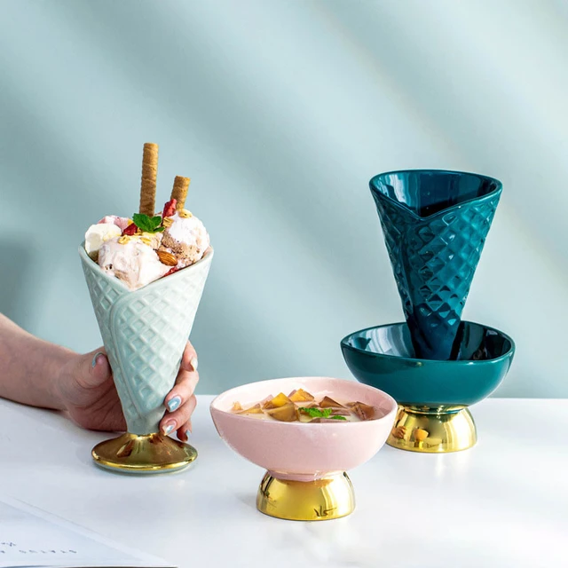 2 Pcs Lot INS Retro Style Amber Dessert Cup Restaurant Pudding Ice Cream  Glass Bowl Yogurt Relief Goblet Milk Shake Container