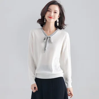 

In autumn 2019, the new V-neck lace long sleeve soft little breeze pullover sweater women loose Joker sweater women