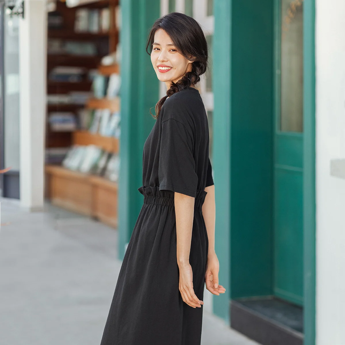 INMAN 2020 Summer New Arrival Literary Pure Cotton Round Collar Pure Color Asymmetrical Shir Nipped Waist Dress INMAN 2020 Summer New Arrival Literary Pure Cotton Round Collar Pure Color Asymmetrical Shir Nipped Waist Dress