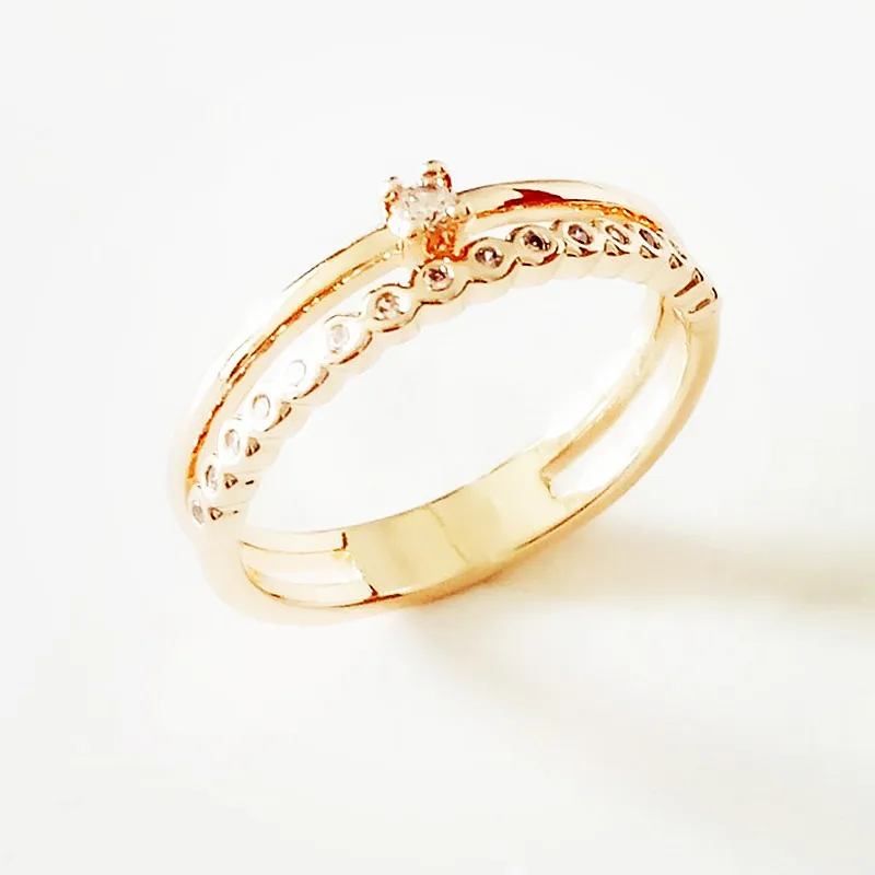 Женское кольцо из розового золота 585 пробы романтическое с белым кубическим