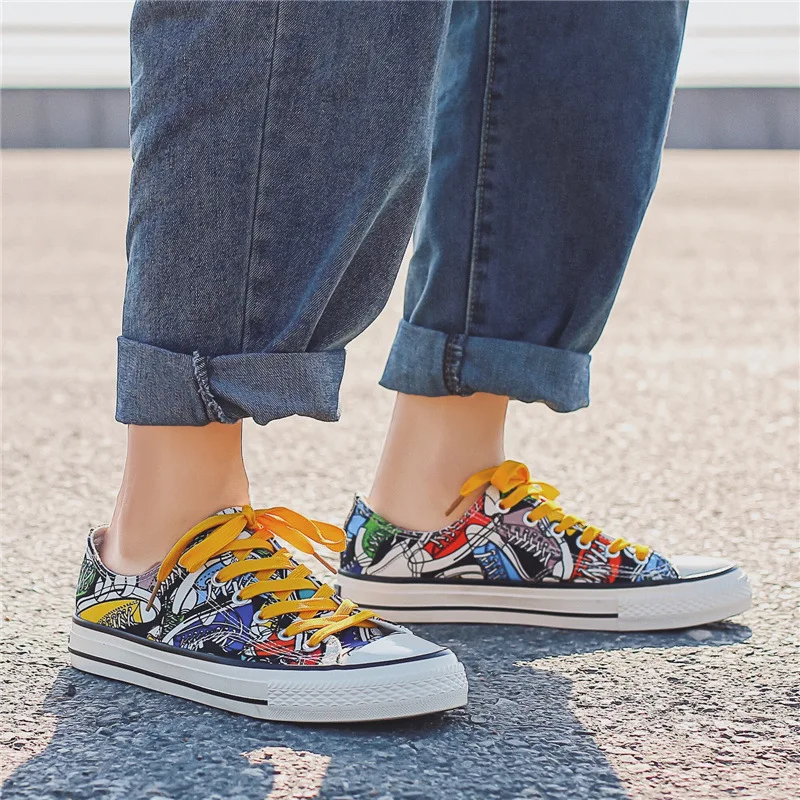 

Summer Canvas Shoes Men Graffiti Hand Painted Shoes Breathable Soft Sole Street Style Cool Shoes Men Easy Matching Youth Version