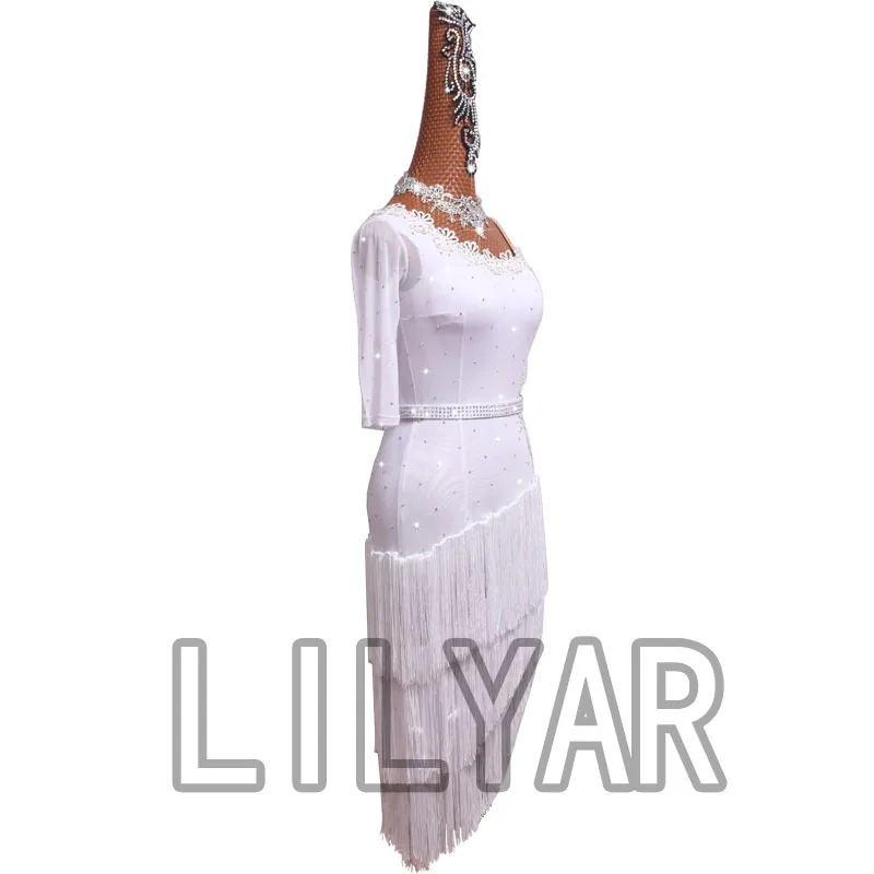 ストーンがびっしりホワイトビーズ装飾ラテンダンスドレス ストーンがびっしりホワイトビーズ装飾ラテンダンスドレス