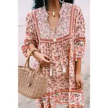 Богемный Вдохновленный тропические цветочные Розовые летние платья v-образным вырезом tassle привязанные мини бохо платье Флора рукав пояс Повседневная Туника пляжное платье