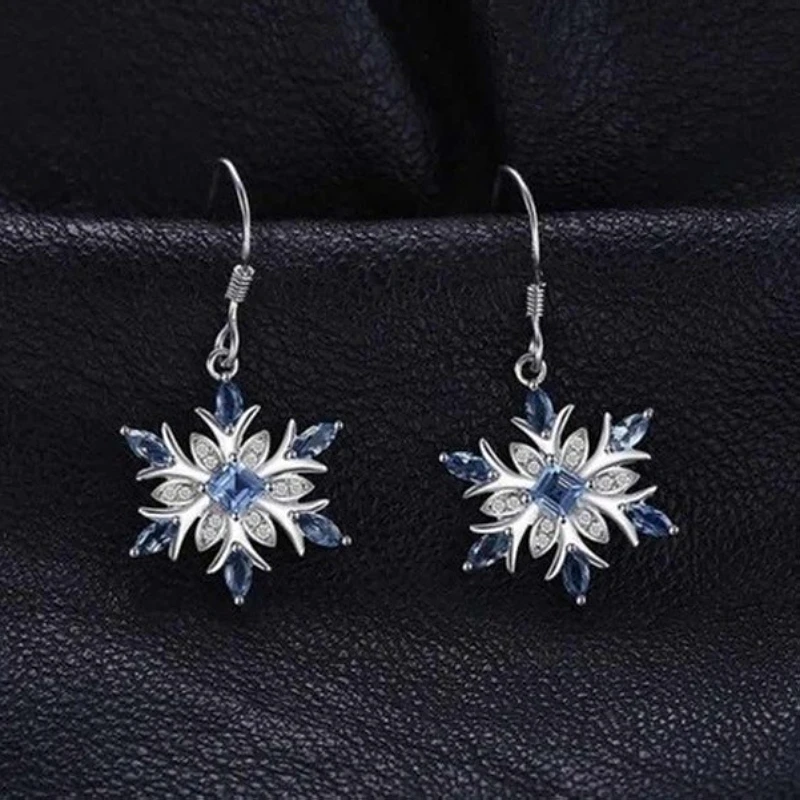 Exquisite income Christmas snowflake ladies earrings Santa snowflake Ear rings