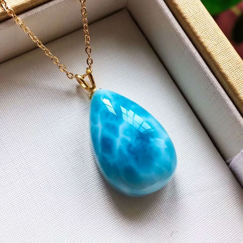Vantj 14k Yellow Gold Pendant Elegant 