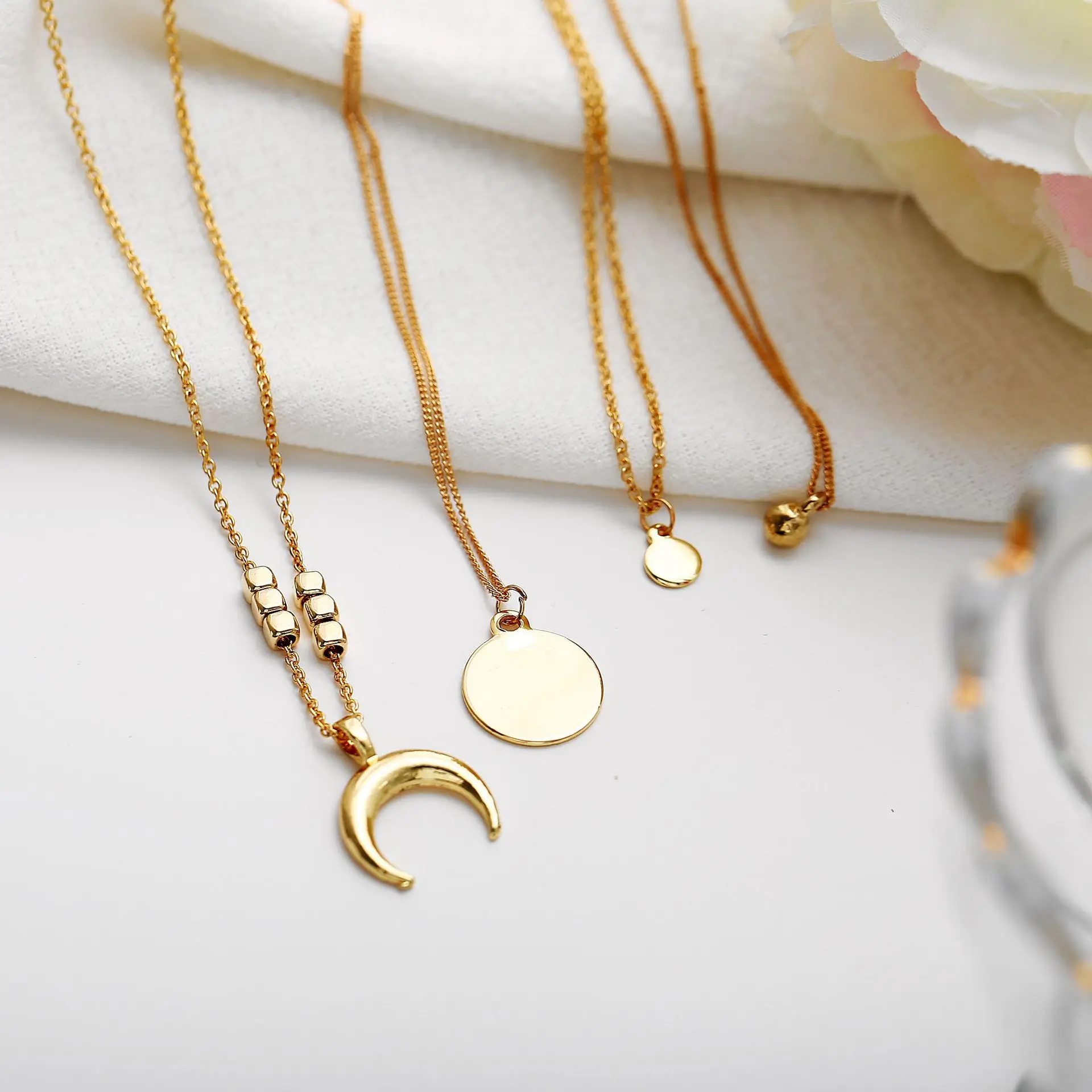 CC богемное многослойное ожерелье простое ожерелье с подвеской с золотистого цвета Луна для женщин цепи ожерелье женские ювелирные изделия оптом
